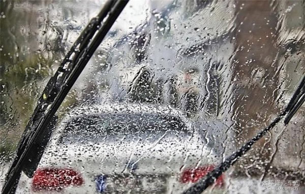 科目二、科目三遇到下雨天應(yīng)該怎樣做？考試順利會通過