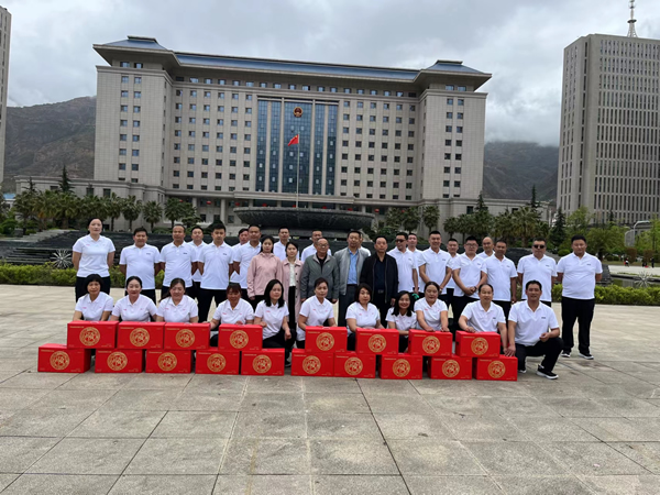 中國夢·勞動美--凝心聚魂跟黨走 團結(jié)奮斗新征程  隴運集團公司參